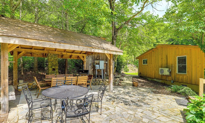 Cleveland Cabin | Serene Cabin w/Pond & Creek on South Saluda River
