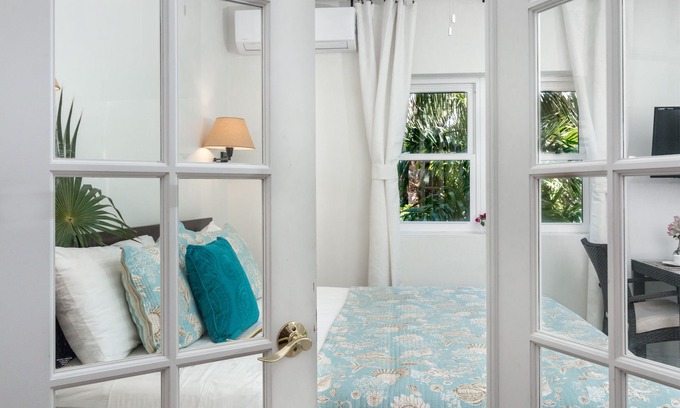 Long Bay Apartment | Serene Caribbean Deluxe Beach Front Studio w/Pool - Karana Studio 2