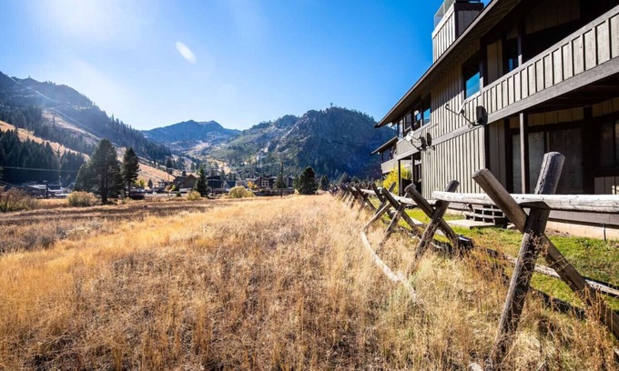 Olympic Valley Condo | Serene Condo by Palisades Base and Golf Course