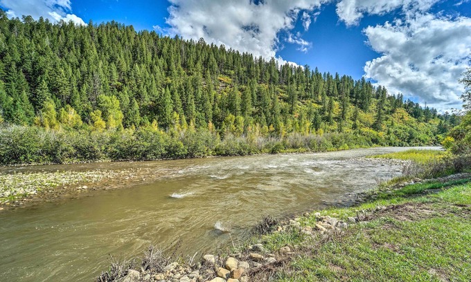 Dolores Cabin | Serene Dolores Cabin w/Patio & River Access!