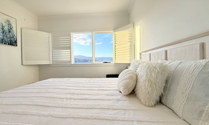 Tullimbar House | Serene Escape