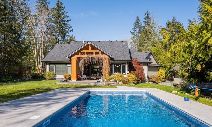 Powell River House | Serene family get away in the heart of the Sunshine Coast