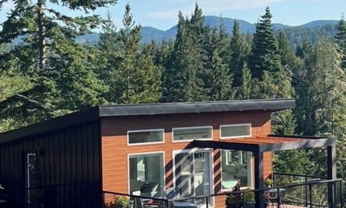 Otter Point House | Serene Forest Retreat