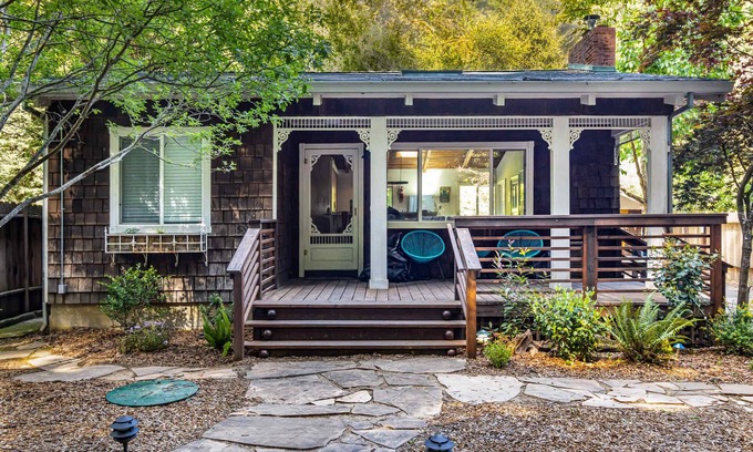 Guerneville House | Serene Getaway | Hot Tub, BBQ, Family & Couples