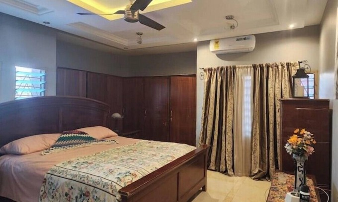 Kumasi House | Serene Haven: A Smart Retreat