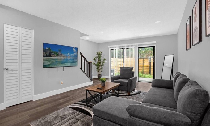 University House | Serene Home By The Pond