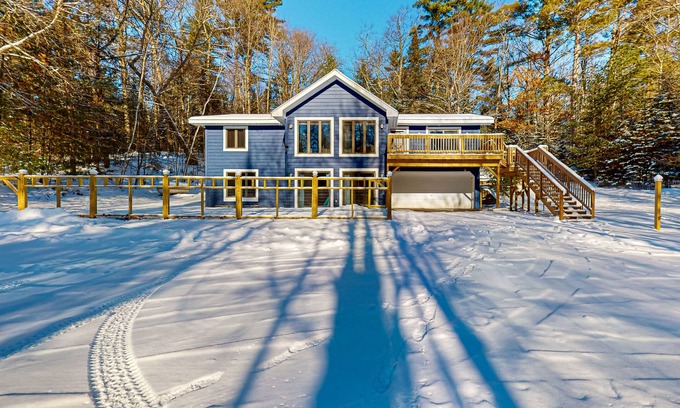 St Germain House | Serene Home w/large fenced in yard, jetted tub, WIFI, near Lakes & Trails