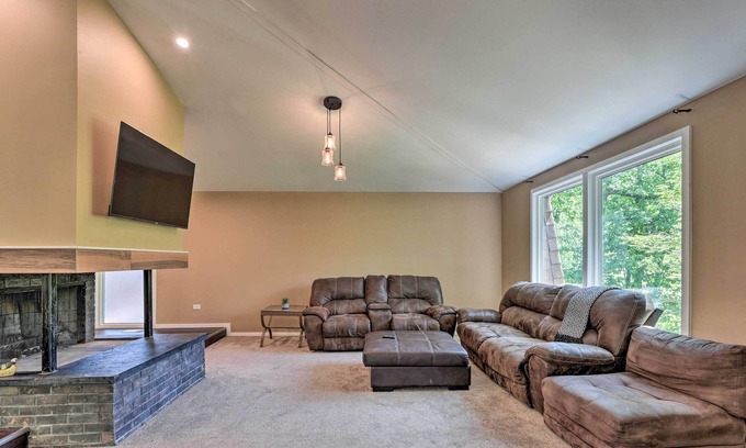 Joliet House | Serene Joliet Retreat w/ Grill, 3 Mi to Speedway!