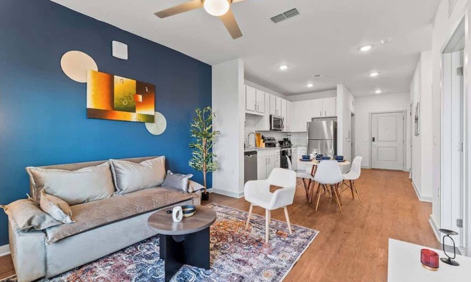 Lake Buena Vista Apartment | Serene King Escape + Pet Friendly w/Pool + Gym
