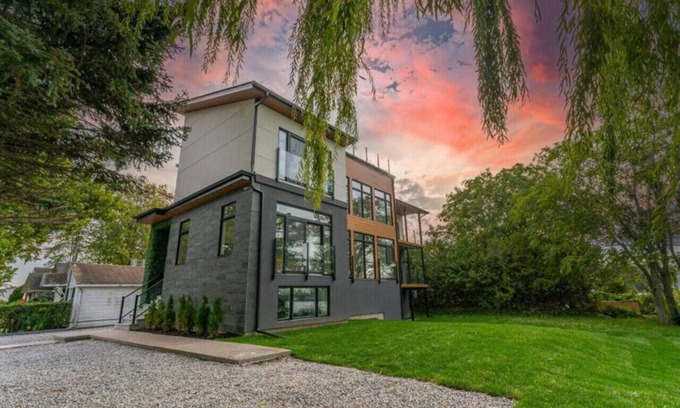 Port Weller House | Serene Lakeview retreat Sunset Villa