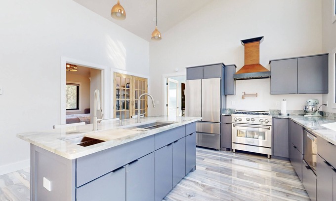 Cedaredge House | Serene mountain retreat with panoramic views & family-friendly amenities