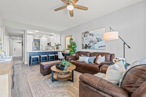 Naples Apartment | Serene Naples Retreat: Golf-Resort Pool-Tennis-Gym