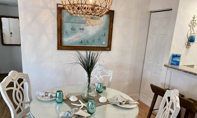 Plantation Key Condo | Serene oceanfront complex. Centrally located