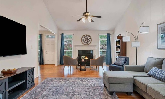 Pinehurst House | Serene Retreat in Pinehurst for Six