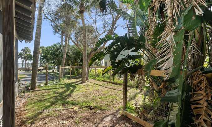 Indian River Estates House | Serene Riverside Retreat on Indian River Lagoon. 3/3 Pet Friendly in Ft Pierce