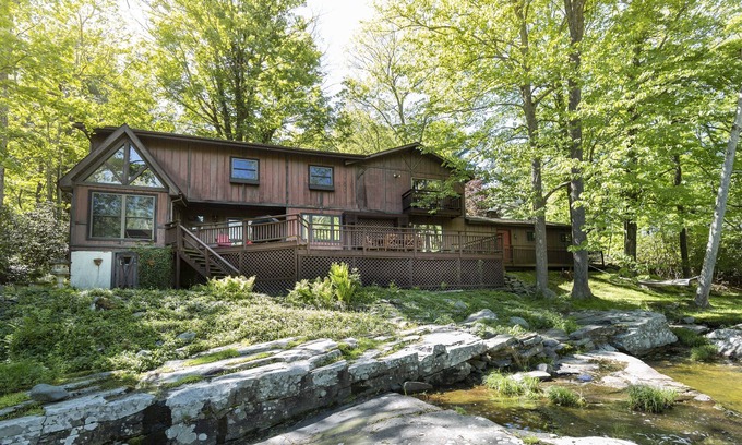 Cresco House | Serene Sanctuary - Pet Friendly Creekside Cabin w/Fire Pit & Cozy Charm