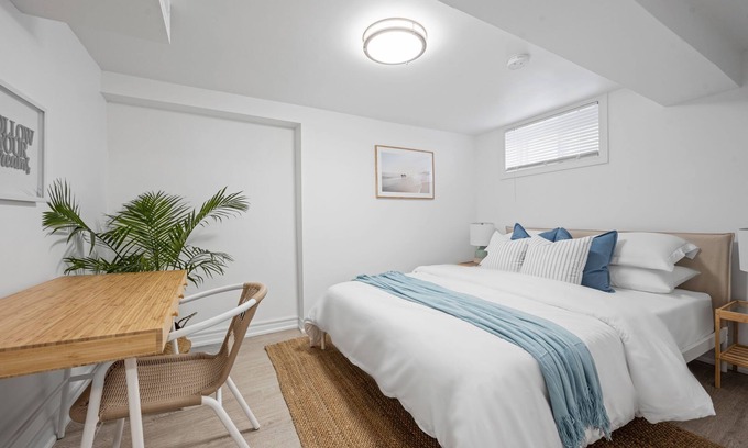 Oakwood Village House | Serene Shores Retreat