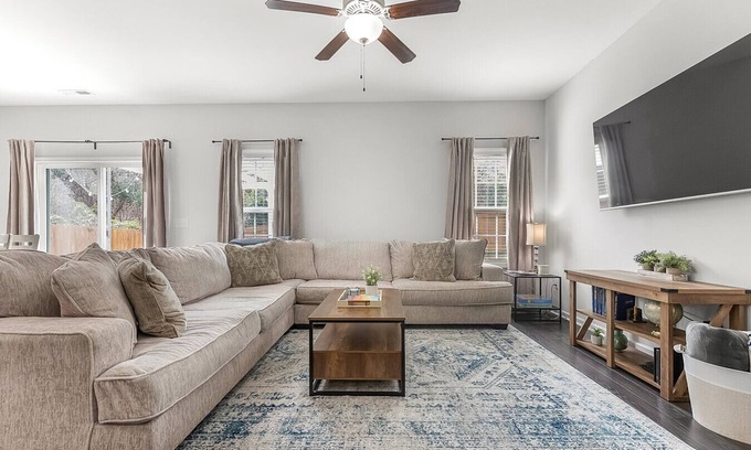 West Southern Pines House | Serene South Henley: Short Drive to Downtown