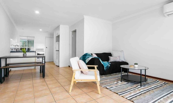 Bicton Apartment | Serene Stay: 2BR, Sleeps 4, River & Beach Close