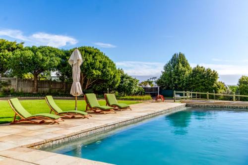 Noordhoek Apartment | Serene, Thatched Apartment in Noordhoek, Cape Town