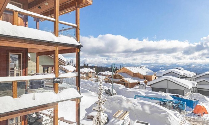 Big White Ski Resort Apartment | 'Serenity at the Snowbird': Your mountain retreat with Ski in/out