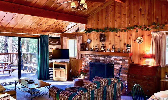 Fern Valley Cabin | Serenity Cabin 2 Bedroom Secluded Close to Trails!