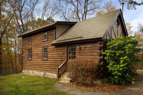 Marshall House | Serenity Cabin In The Woods