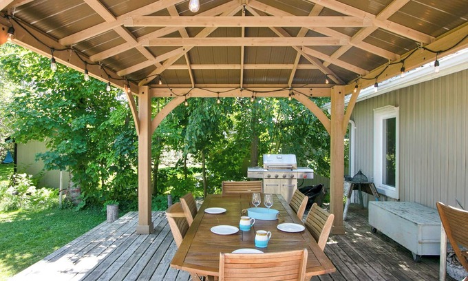 Bluewater Cottage | Serenity Now! *Gas Stove, Outdoor Firepit*