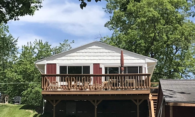 Springport Cottage | Serenity Now Lake Cottage - Cozy, Peaceful Mid-Michigan Retreat