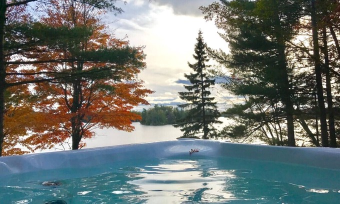 Frontenac House | Serenity on the Lake