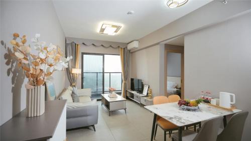 Zengcheng Apartment | Serveyou International Apartment Hotel - Free Airport Pickup & Free Canton Fair shuttle & Paid City Tour