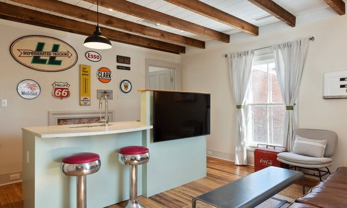 Belmont Apartment | Service Station Apartment | Great Extended Stay in Dtwn Belmont