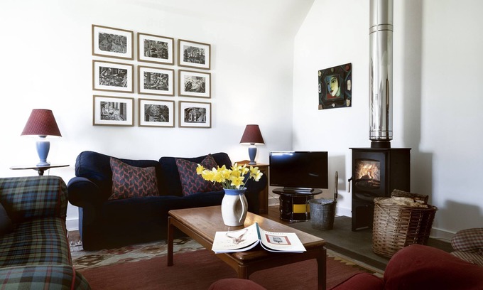 Pitlochry Apartment | Seven bedroom house overlooking rural Perthshire