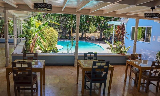 Runaway Bay Villa | Seven Palms Villa