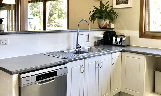 Blackwood House | Several Living Spaces, Garden Views, Forest Walks. Peaceful, Serene.