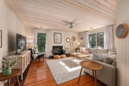 Southern Shores House | SH161 Coastal Hideaway