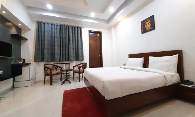 Sector 70 Hotel | Shacon Suites