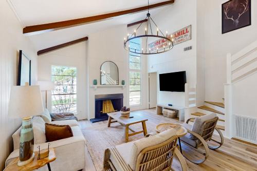 Brookeland House | Shady Pines