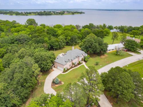 Shady Shores House | Shady Shores Lake House - Hot Tub Dog-Friendly