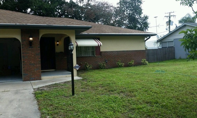 Venice Gardens House | Shady South Venice Getaway Summer Special Jun 1- Aug 31 20% off nightly