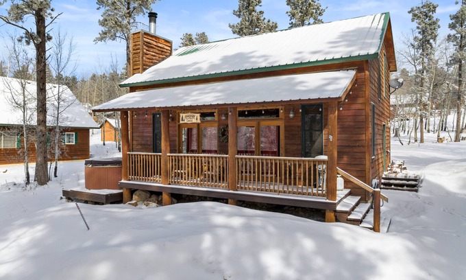 Lead Cabin | Shangri Lodge-Terry Peak Cabin with Hot Tub