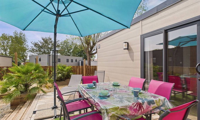 Saint-Gilles-Croix-de-Vie Ski Chalet | Shared heated swimming pool, 2 adults 2 children