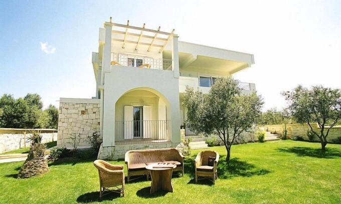 Darmarochori Villa | Shared Pool Apartment with Comfort