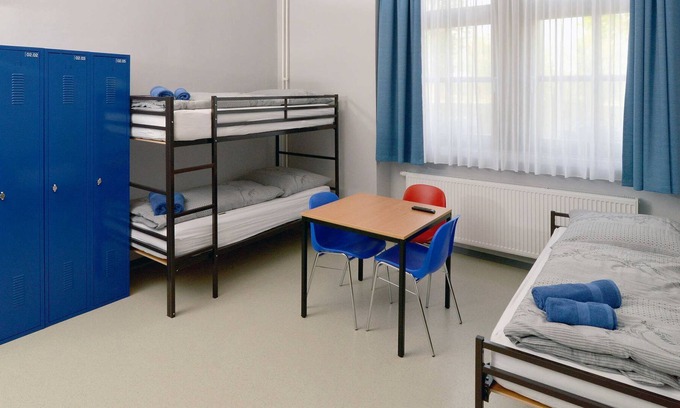 Guben Apartment | Shared room with private bathroom (up to 8 people), No. 2 - Hostel in Guben