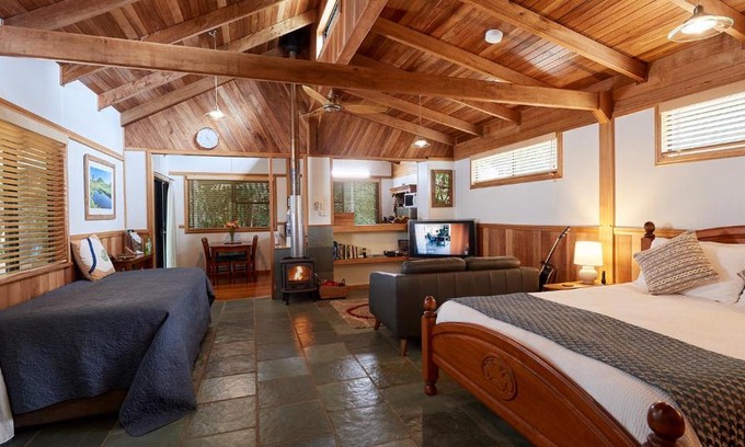 Malanda Cabin | Sharlynn by the River
