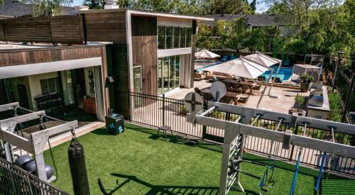 Sharon Heights Apartment | Sharon Green apartments by FantasticStay