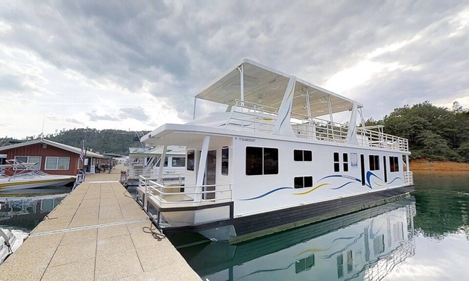 Lakehead Boat Rental | Shasta Marina at Packers Bay Sumerset Houseboat