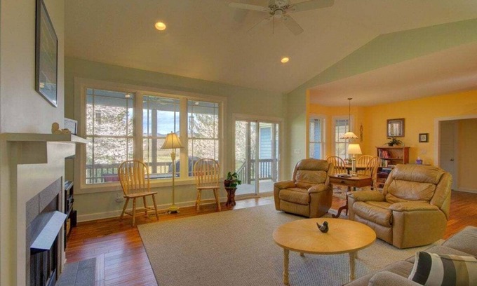 Pisgah Forest House | Shea Farm River Valley near Brevard, one level easy access, Garage, Dogs OK, free Biltmore Pass