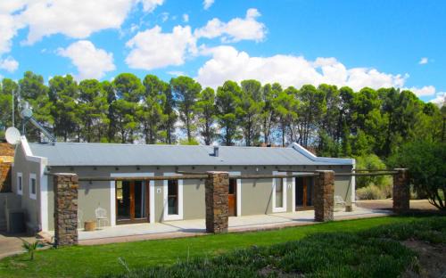 Beaufort West House | Shearers Cottage Unit B - Farm Stay