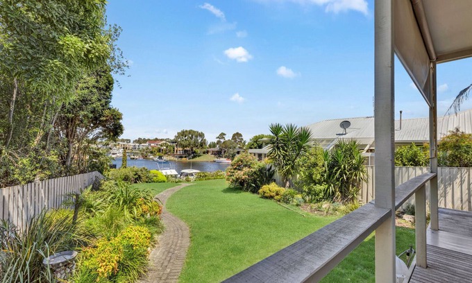 Paynesville House | Sheerwater Jetty - Make your next getaway a truly memorable one